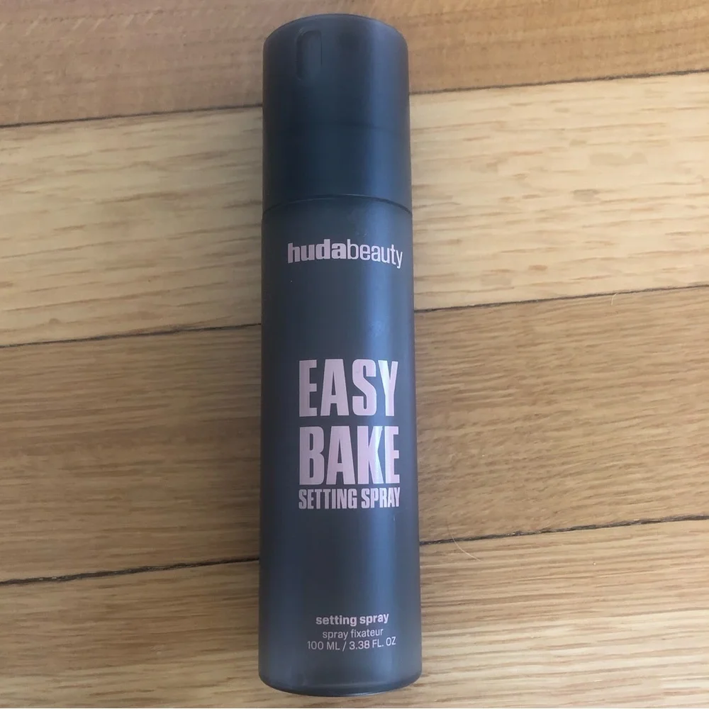 HUDA BEAUTY - Easy Bake Setting Spray